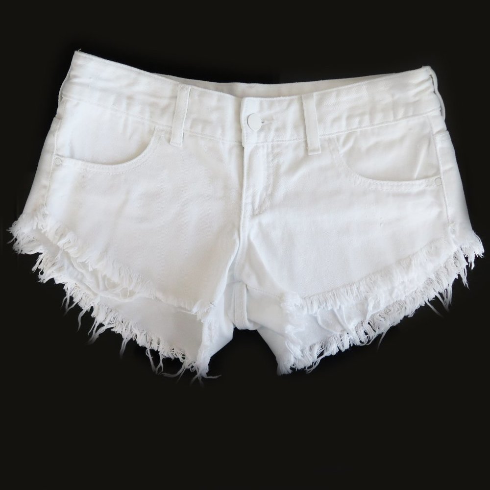 SOLD | Billabong White Cut Off Hem Denim Shorts